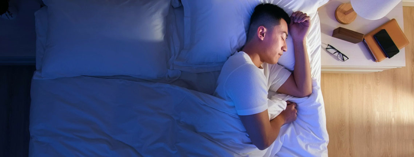 Close the blinds during sleep to protect your health - اهمیت تاریکی مطلق در زمان خواب